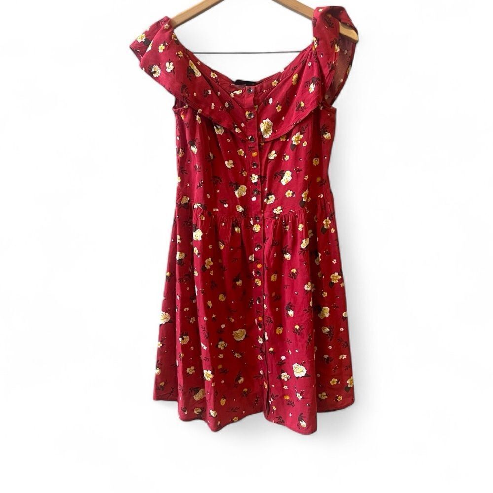 Shyanne Floral A-line Dress Sz M On or Off Shoulder Red Button Down Country